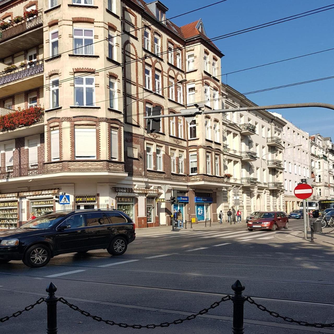 Very Berry - Garbary 27 - Apartament Z Balkonem, Old City, Check In 24H Apartment Poznan Luaran gambar