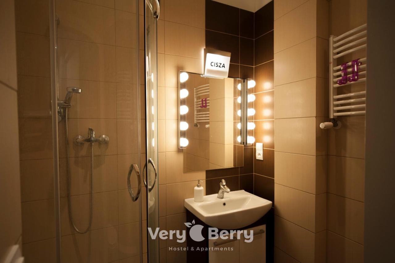 Very Berry - Garbary 27 - Apartament Z Balkonem, Old City, Check In 24H Apartment Poznan Luaran gambar